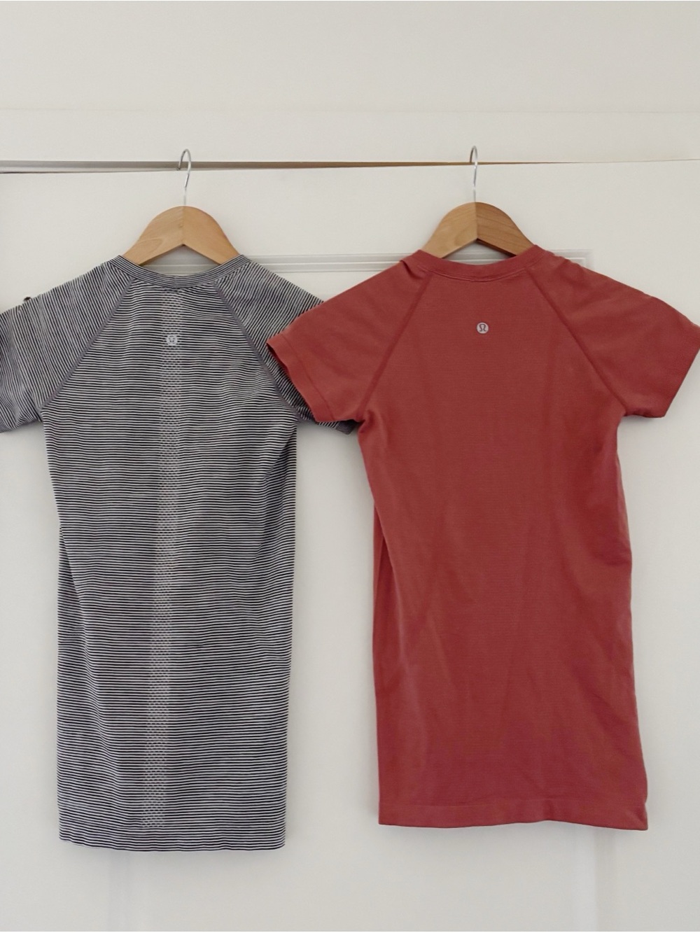 Bundle Lululemon Swifty Tech Short Sleeve Tops Briar Rose Black White Stripe 2 - Picture 7 of 11